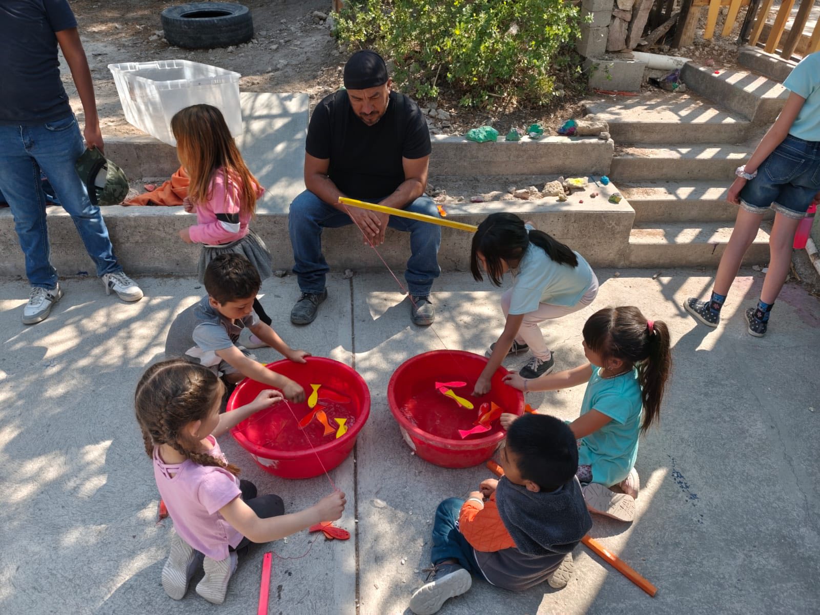 Niños en actividades de Tamujé Iwigara